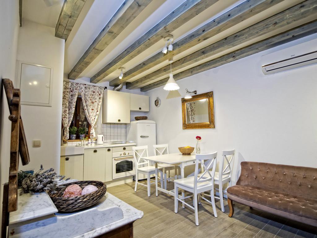 Anja Apartments シベニク 部屋 写真